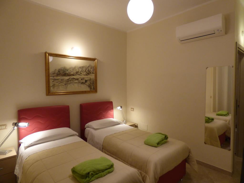 Hotel Anania Cagliari Pokoj fotografie